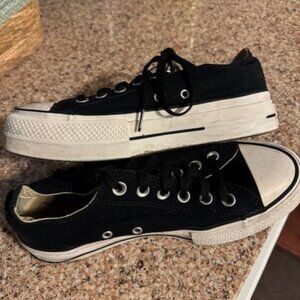Converse Platform low top black preowned shoes, sneakers, tennis shoes Size 7.5